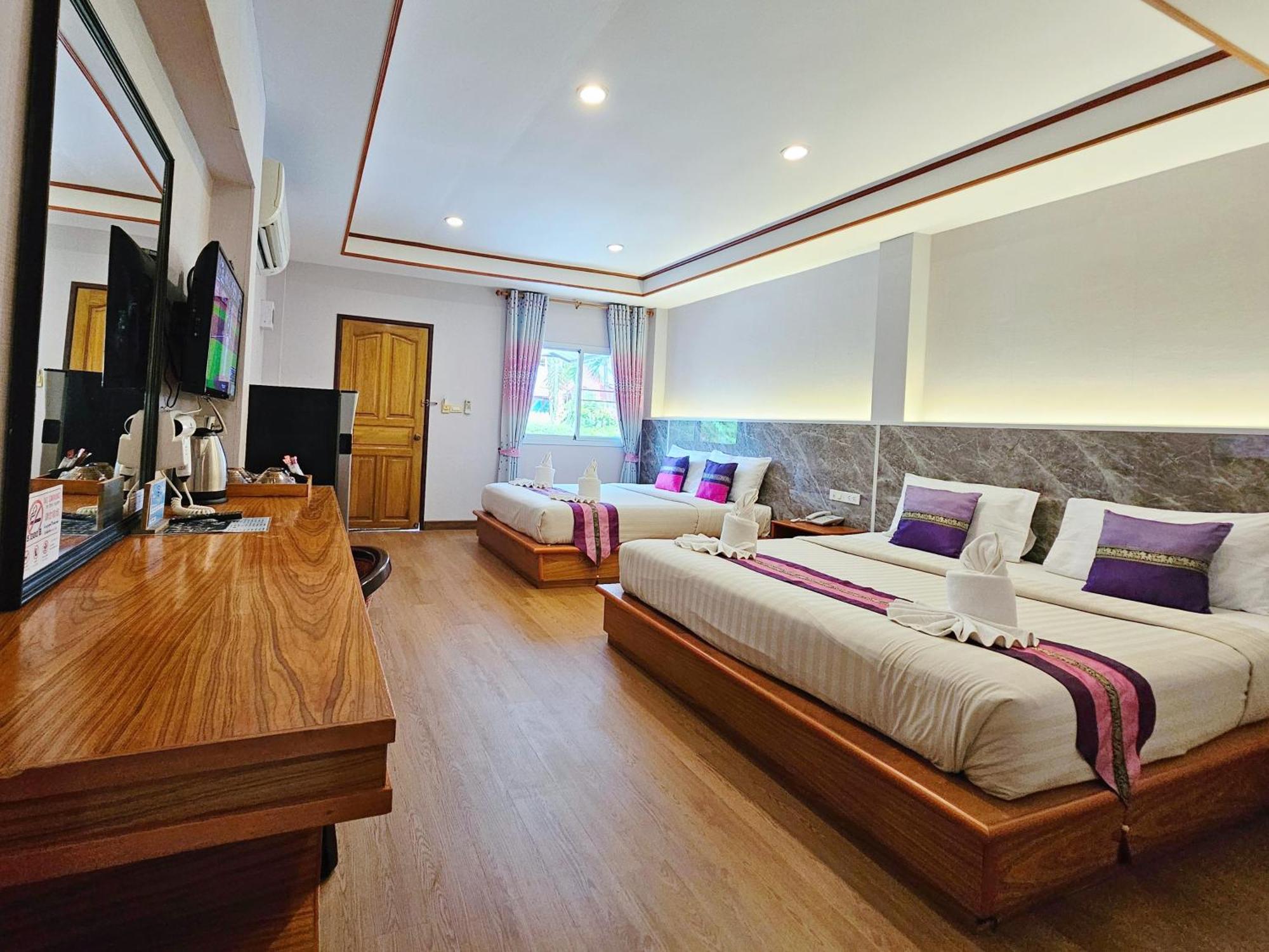 Phaithong Sotel Resort Chalong Ngoại thất bức ảnh