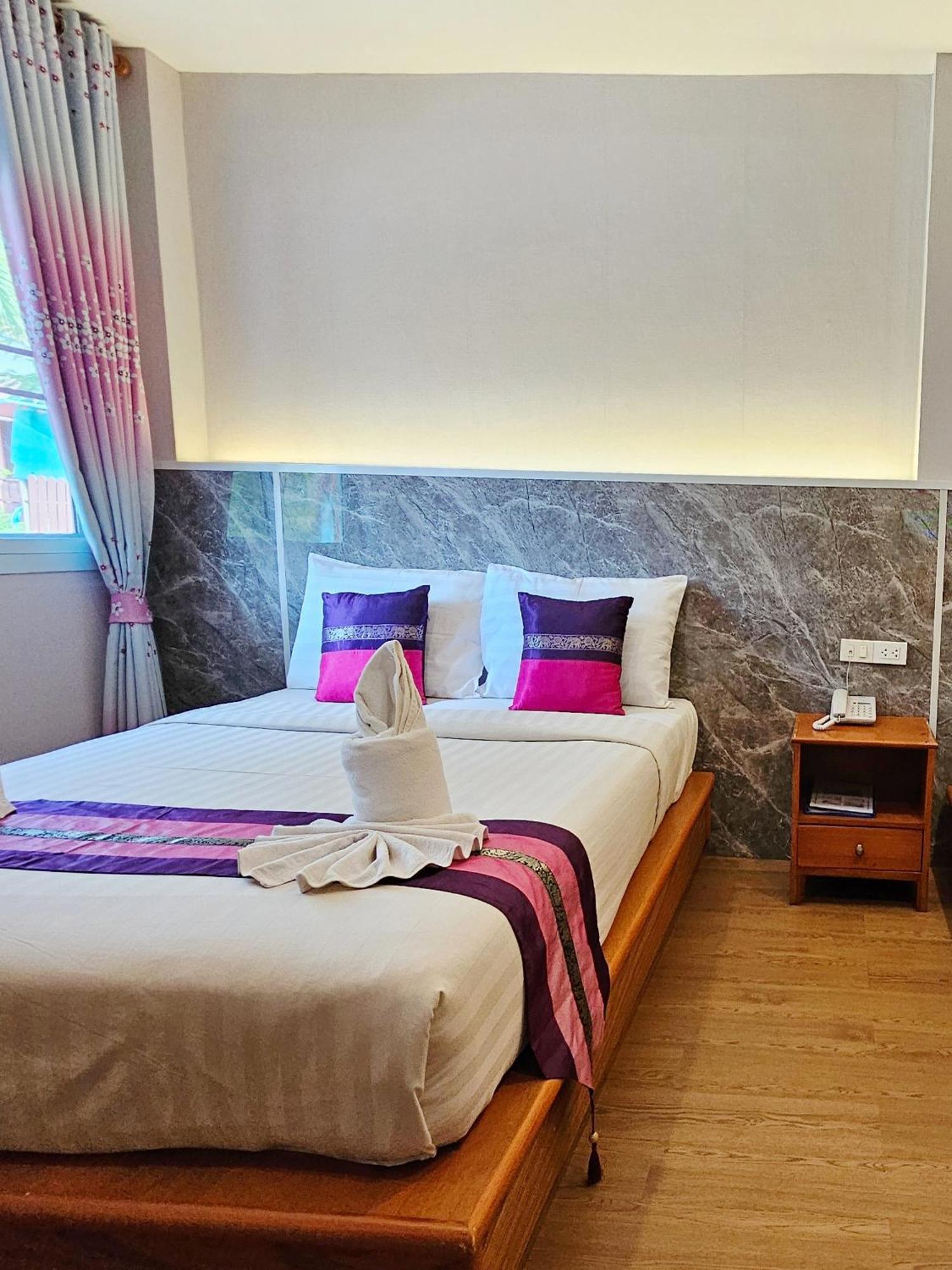 Phaithong Sotel Resort Chalong Ngoại thất bức ảnh