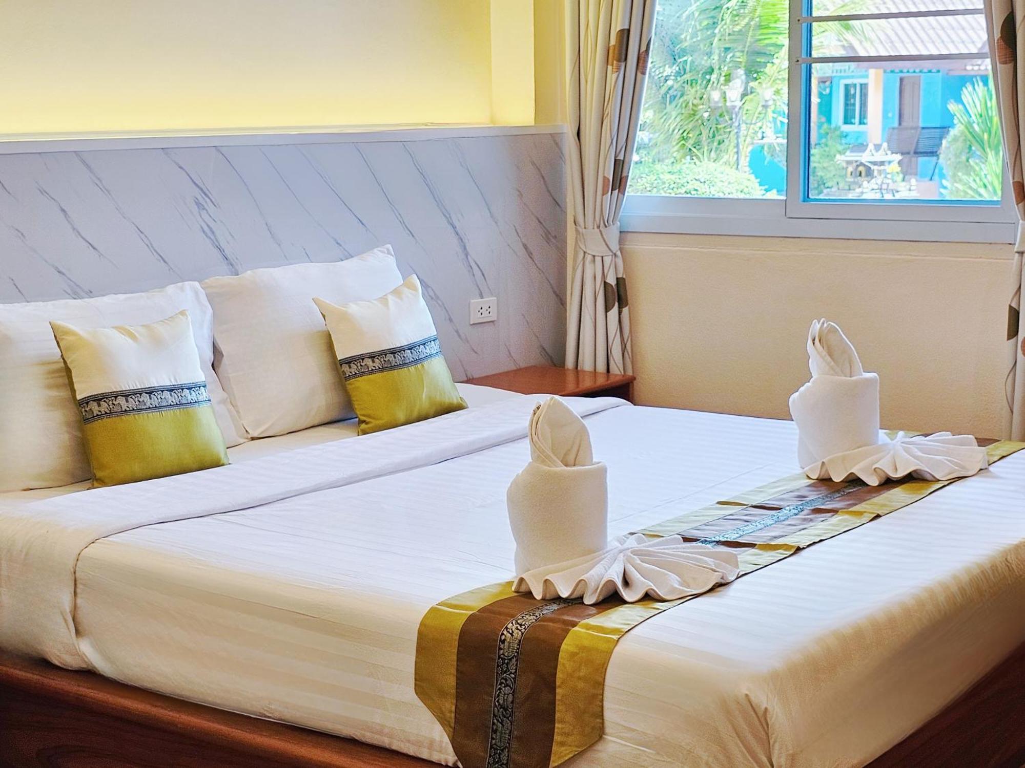 Phaithong Sotel Resort Chalong Ngoại thất bức ảnh