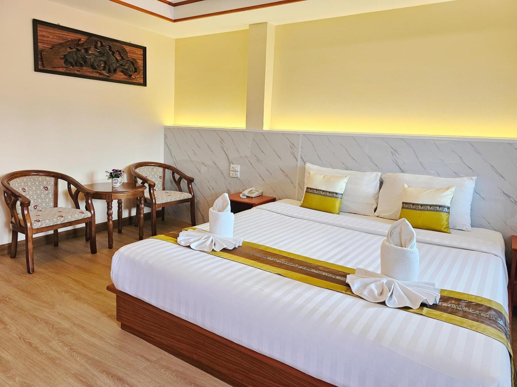 Phaithong Sotel Resort Chalong Ngoại thất bức ảnh