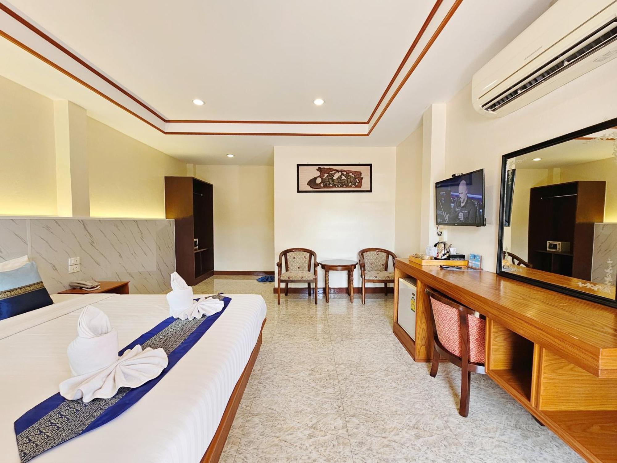 Phaithong Sotel Resort Chalong Ngoại thất bức ảnh