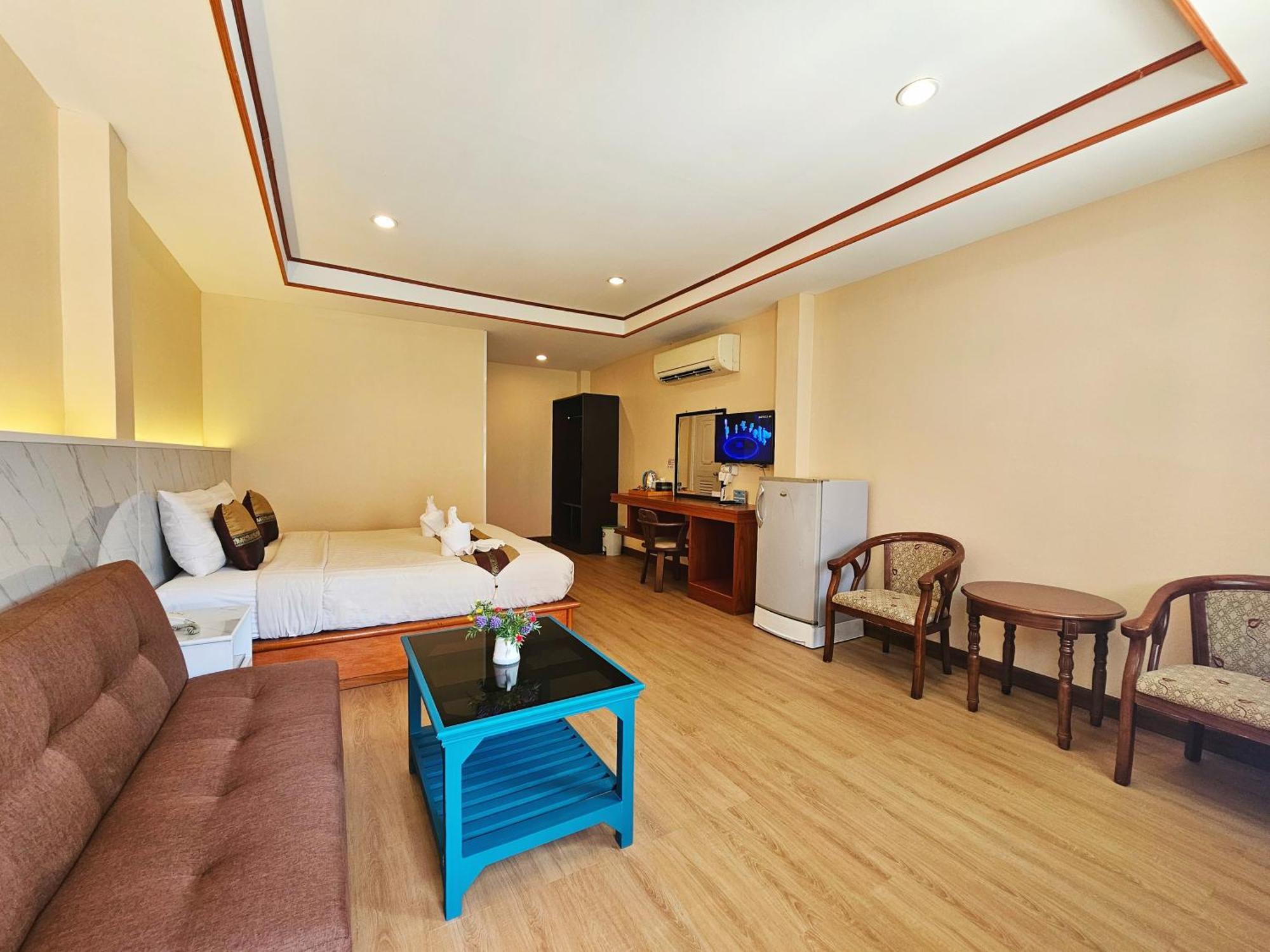 Phaithong Sotel Resort Chalong Ngoại thất bức ảnh