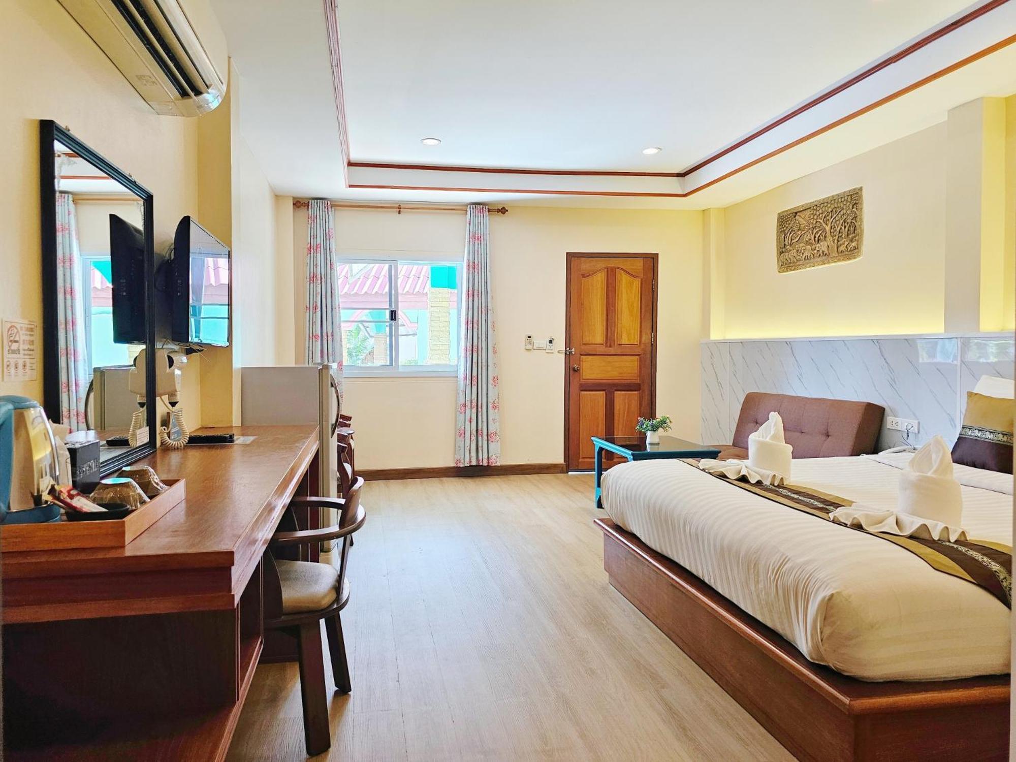 Phaithong Sotel Resort Chalong Ngoại thất bức ảnh