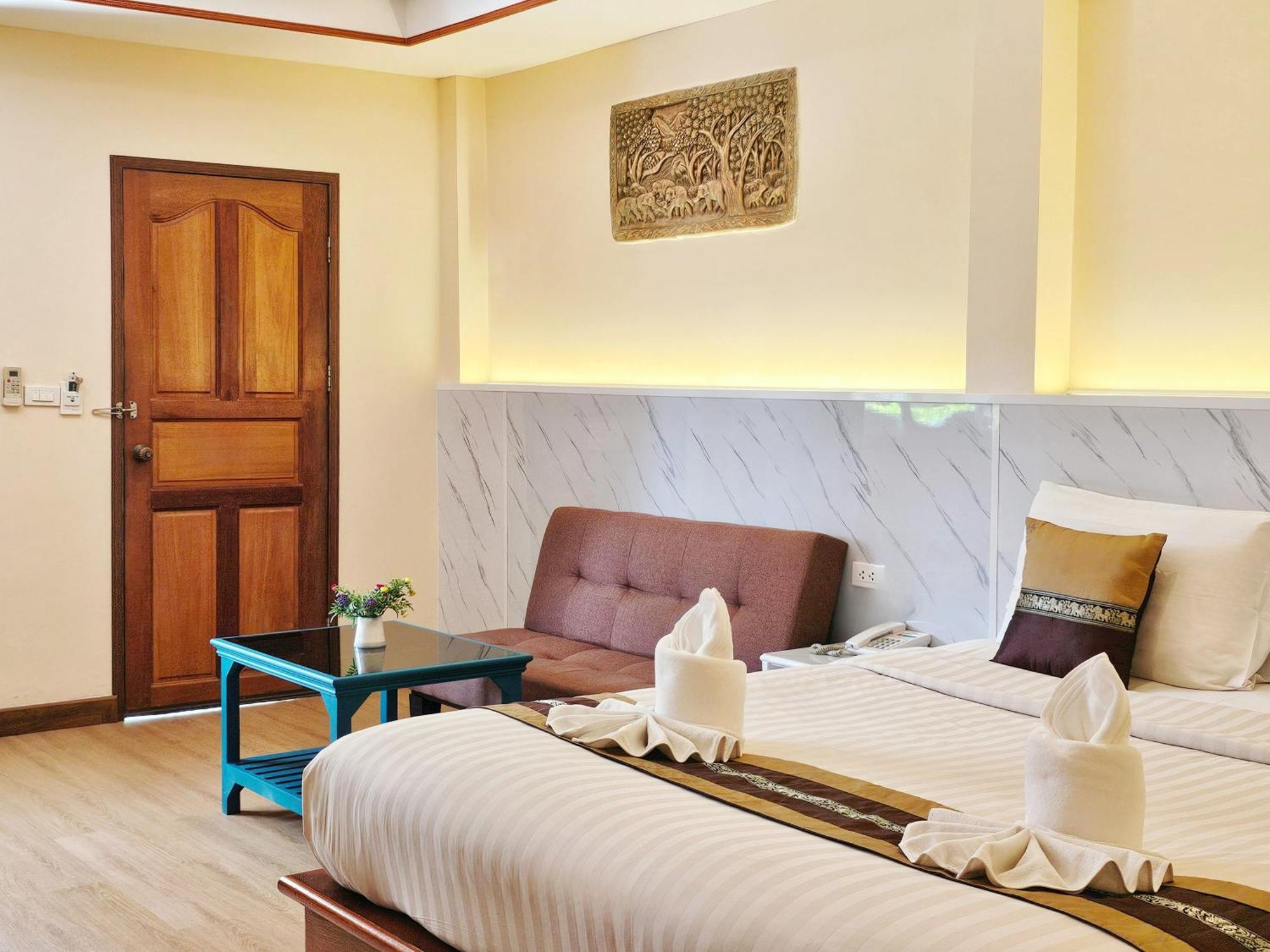 Phaithong Sotel Resort Chalong Ngoại thất bức ảnh